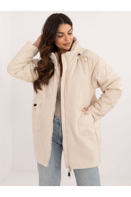 Striukė šviesiai smėlio spalvos