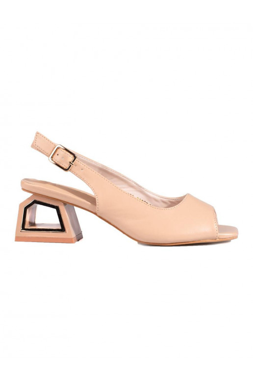 Beige sandals Vinceza
