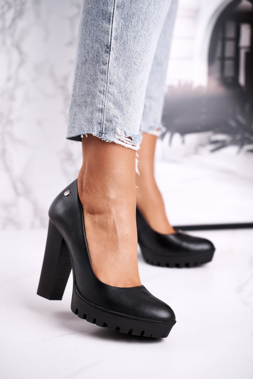 Women's Pumps On A Block Heel Maciejka 02629-01 Black