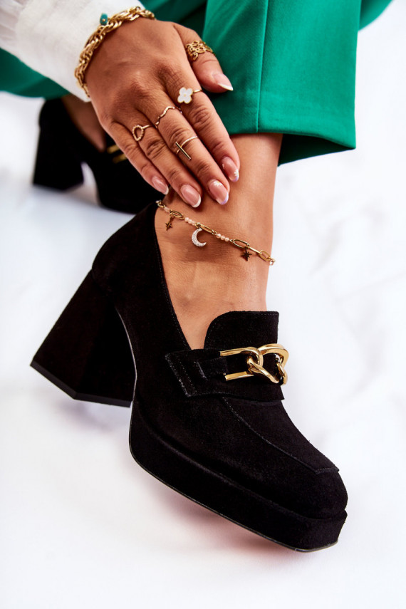 Suede Pumps With A Decorative Chain Laura Messi 2444 Black