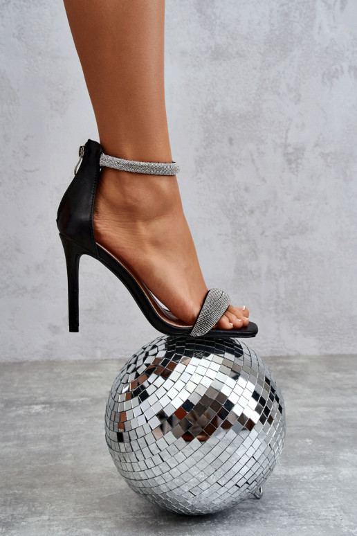 Elegant Sandals On A Heel Black Patricio