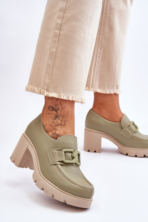 Elegant shoes on a pillar With Silver Ornament Green Harmell