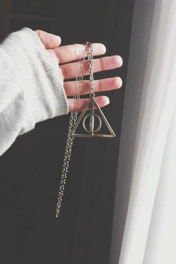 Deathly Hallows Necklace in Silver
