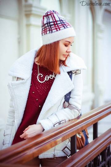 Kaklo papuošalas aukso spalvos