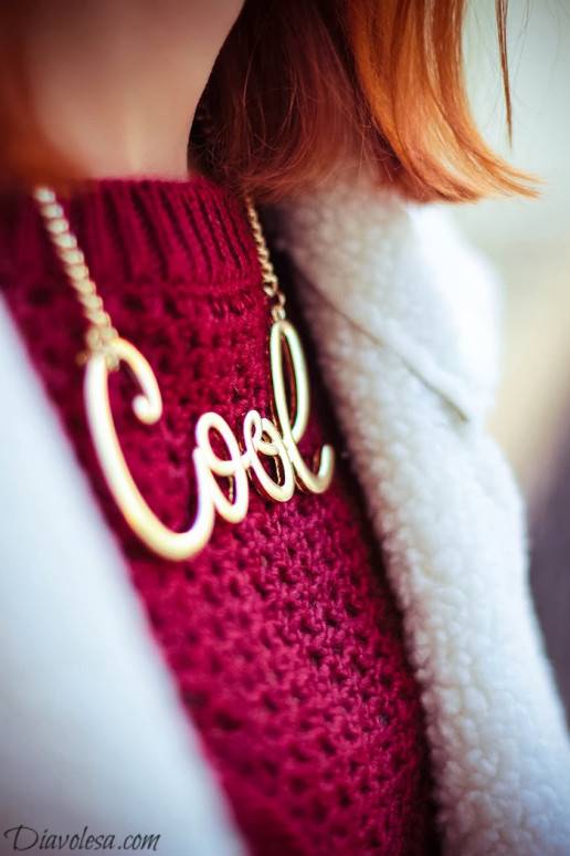 Kaklo papuošalas aukso spalvos