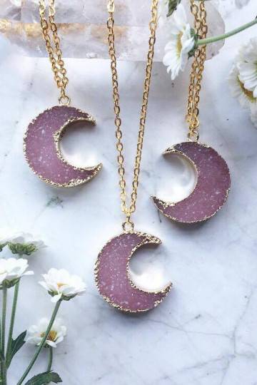 Kaklo papuošalas aukso spalvos