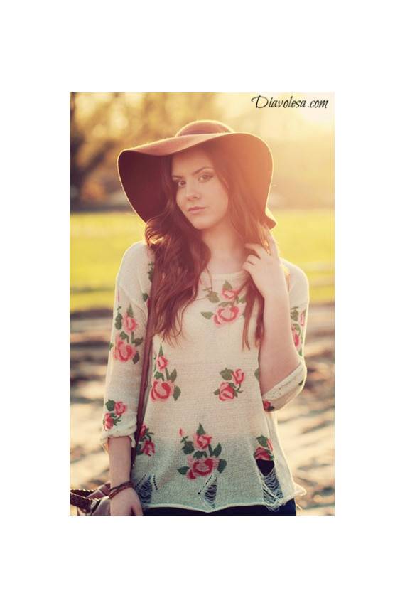 Gėlėtas megztukas  - 2