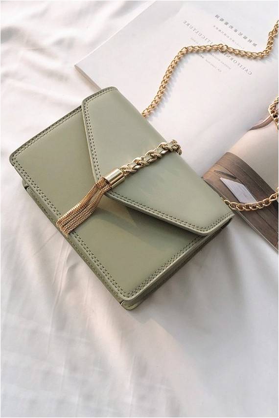 Mini purse with circle buckle