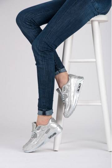 Massive silver sports shoes 1-7S