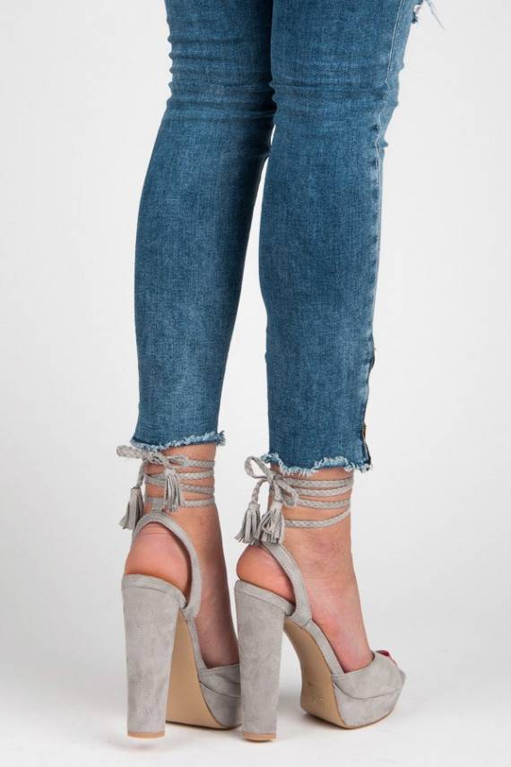 Gray high-heeled sandals VICES with bohemian details 1233-5G