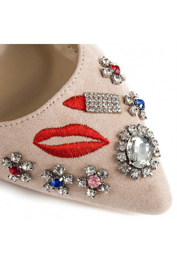 Sandals in sand color with embroidered and shiny details WL119BE