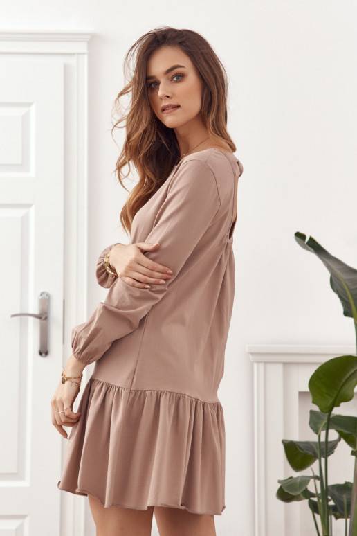 z dekoltem z tyłu i falbaną  FK558   z dekoltem z tyłu i falbaną  FK558