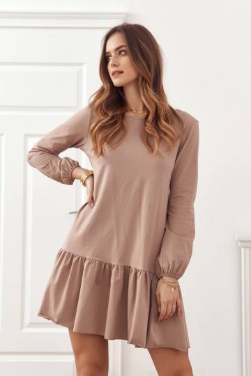 z dekoltem z tyłu i falbaną  FK558