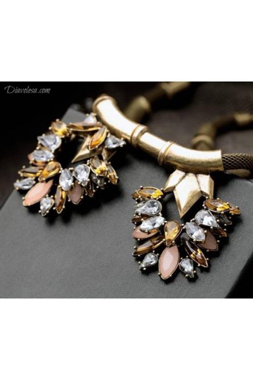 Kaklo papuošalas aukso spalvos