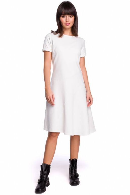 baltos-spalvos-suknele-is-be