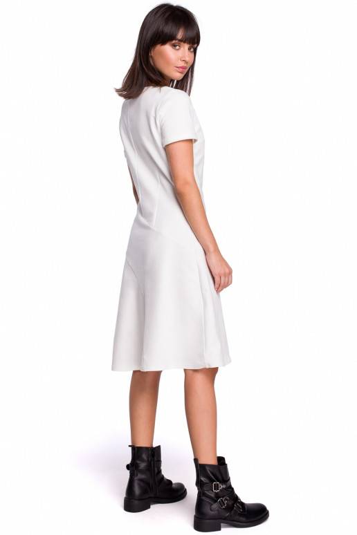 baltos-spalvos-suknele-is-be