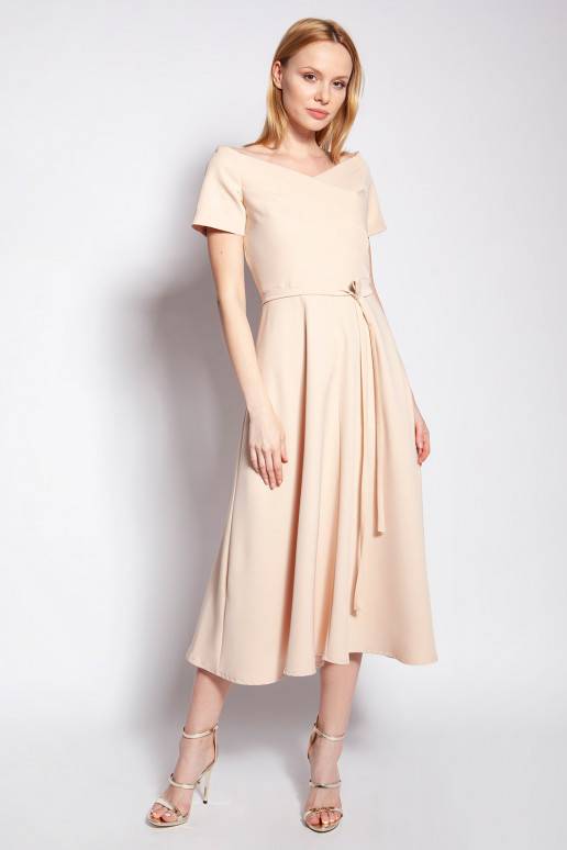 progine-klostuota-suknele-atvirais-pe...