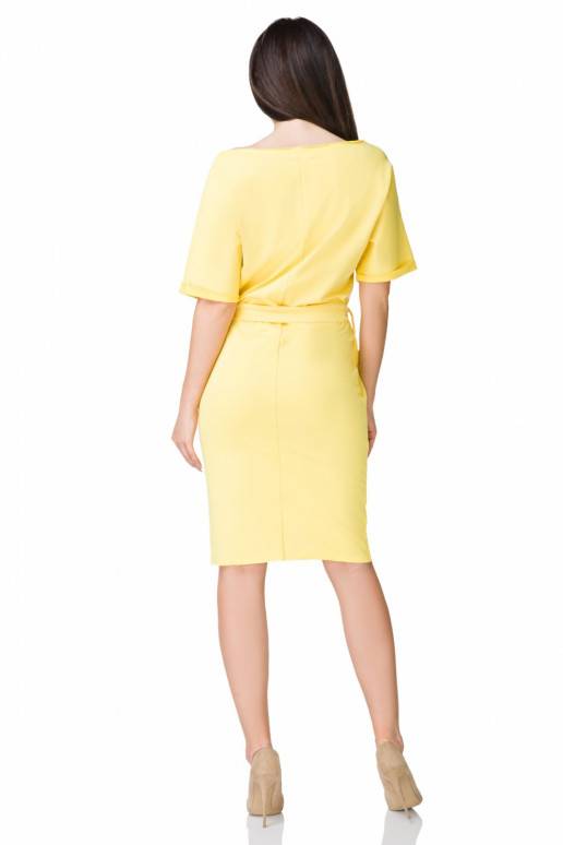 geltonos-spalvos-suknele-is-tessita