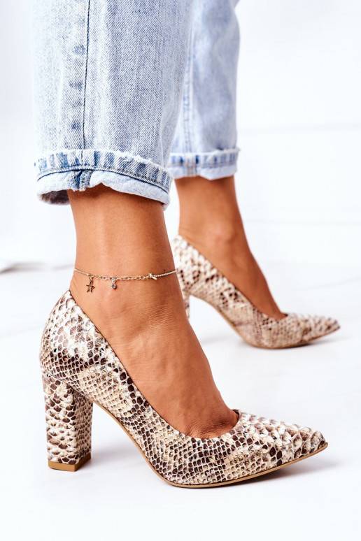 Pumps With A Snake Pattern Lewski Shoes 2453 Gold Pumps With A Snake Pattern Lewski Shoes 2453 Gold