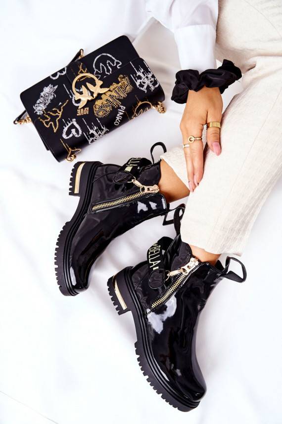 Classic Lacquered Boots With Strap Black Lorie