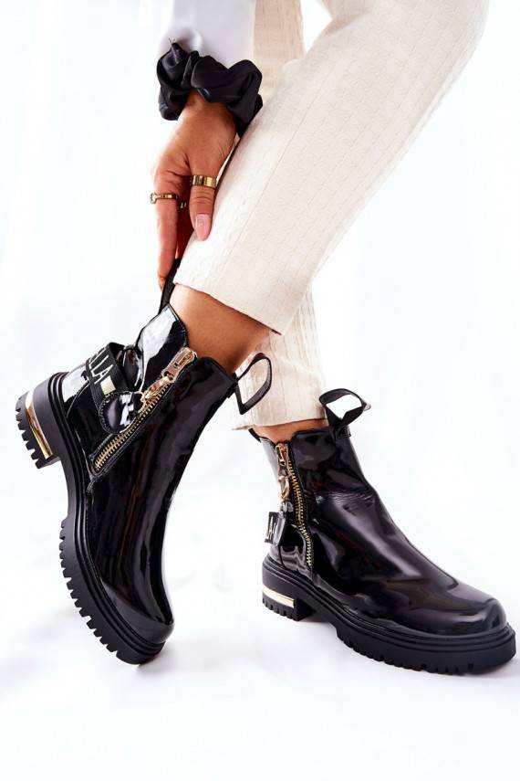 Classic Lacquered Boots With Strap Black Lorie