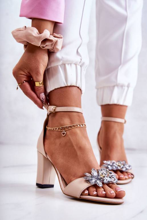 Leather Sandals On A Bar With Beige Decoration Milessa