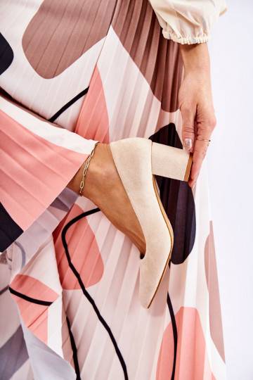 Classic Suede Pumps On A Heel Beige Lency 2