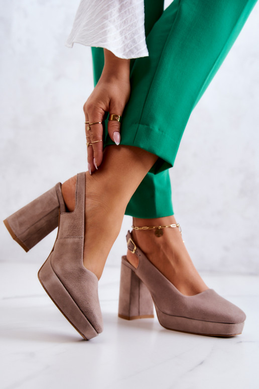 Suede pumps Maciejka 05441-10 Beige