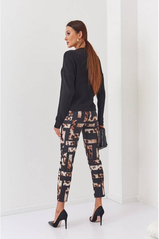 Pencil silhouette pants  with strap with with patterns fur patterns blackbeige