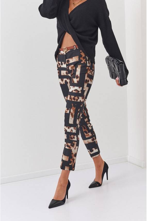 Pencil silhouette pants  with strap with with patterns fur patterns blackbeige