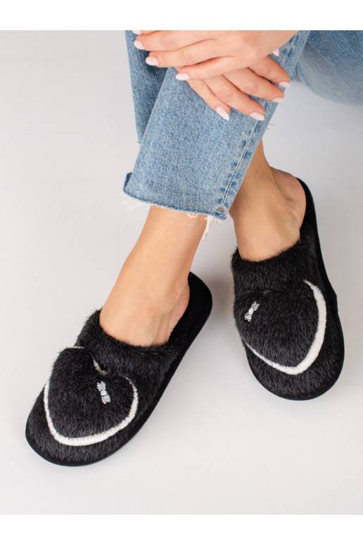 black slippers z serduszkiem Shelovet