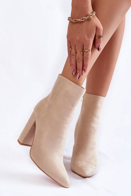 Elegant Suede Boots On a post Beige Ettany 
