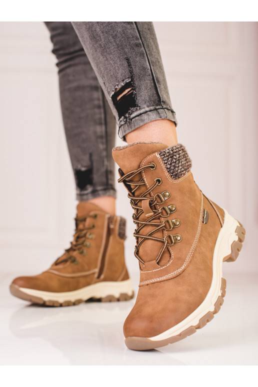 Brown color boots with platform Shelovet
