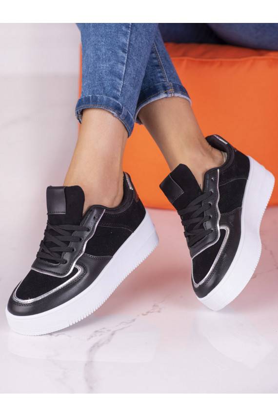 Women's boots with a high platform Shelovet