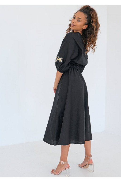 Mabel - Embroidered black midi dress