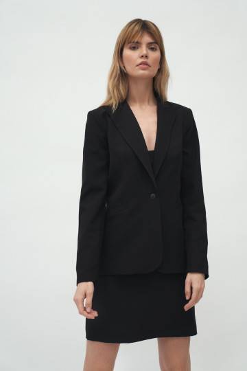 Juodos spalvos švarkas...