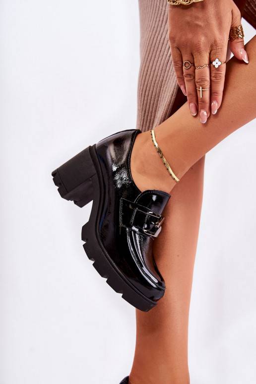 Elegant shoes on a pillar With Silver Ornament Black Harmell