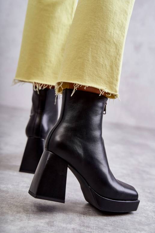 Women's Boots On Chunky Heels With A Zipper Black Carrera Women's Boots On Chunky Heels With A Zipper Black Carrera