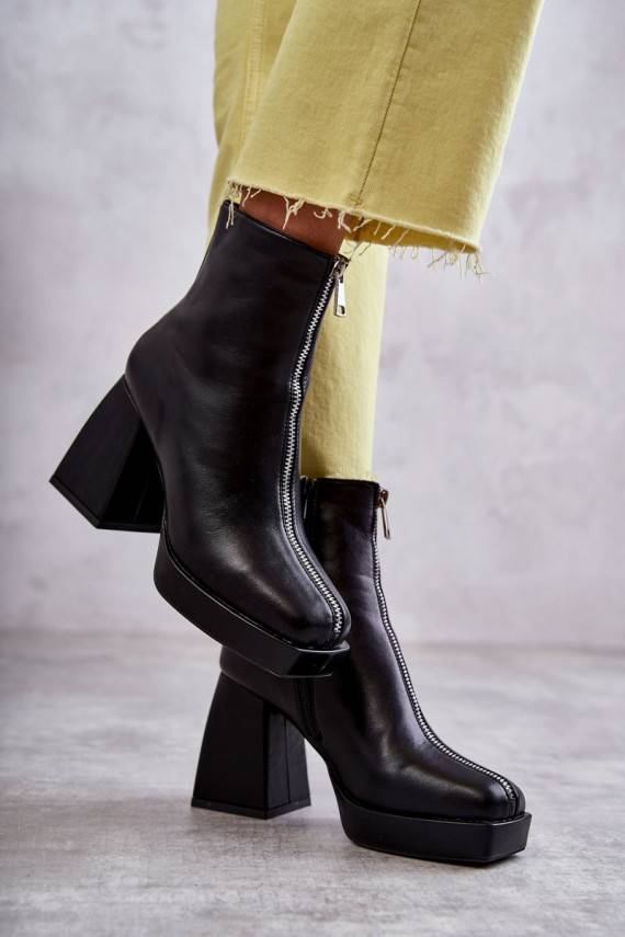 Women's Boots On Chunky Heels With A Zipper Black Carrera