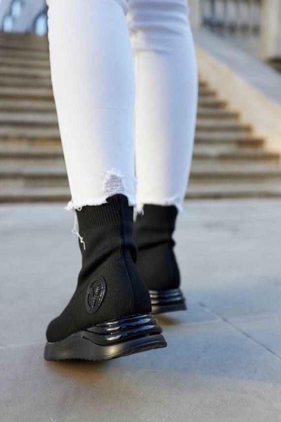 Women's Black Sport Socks Runaway
