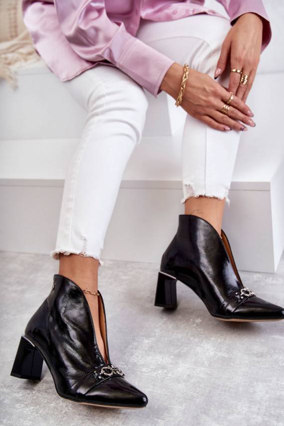 Leather boots on a post Maciejka Black 05262-01