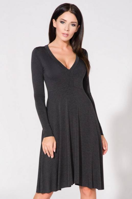 Pilkos spalvos vakarinė suknelė...