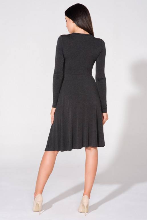 Pilkos spalvos vakarinė suknelė...