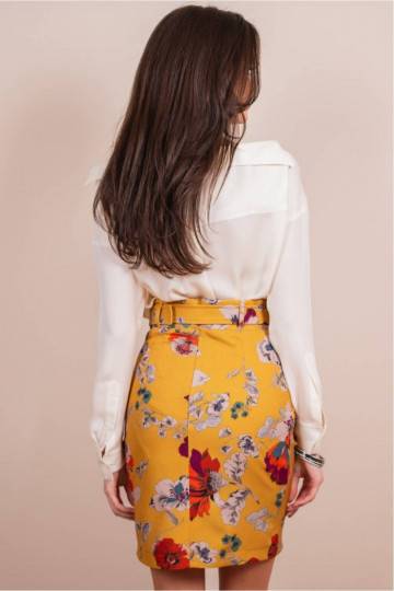 Trumpas sijonas su gėlėmis... 2