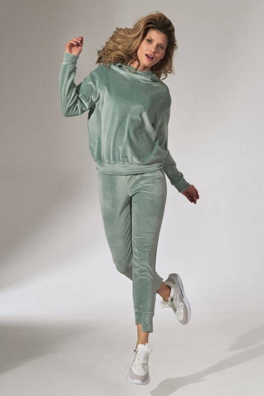 Veliūrinės žalsvos spalvos...