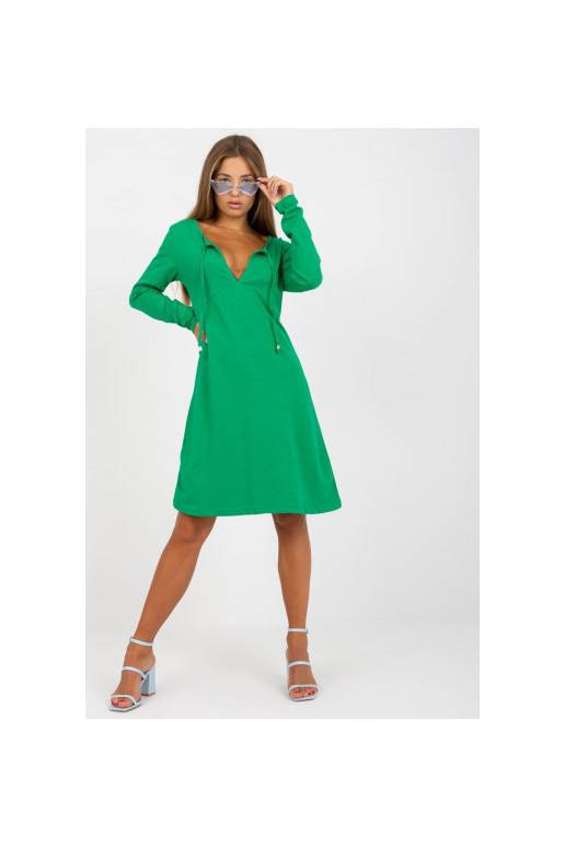 Žalios spalvos laisvalaikio suknelė...