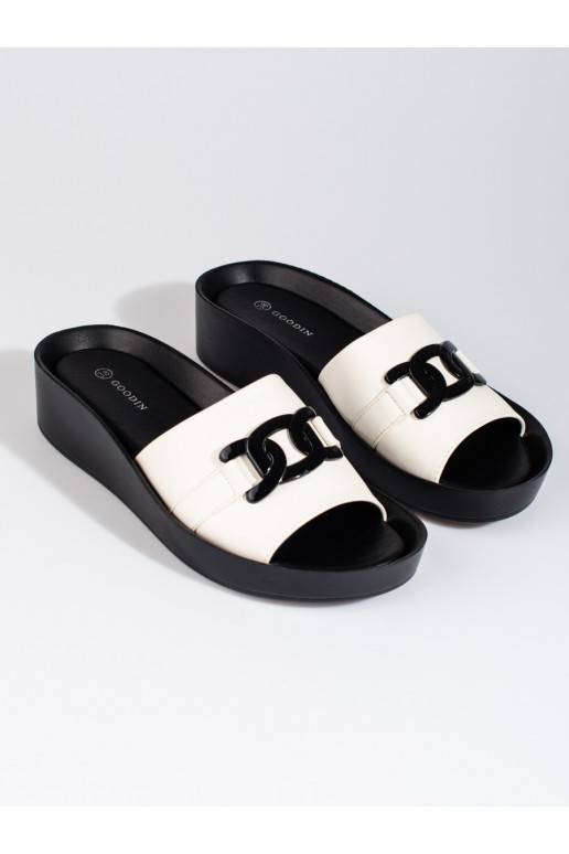 White color  slippers  with platform Shelovet