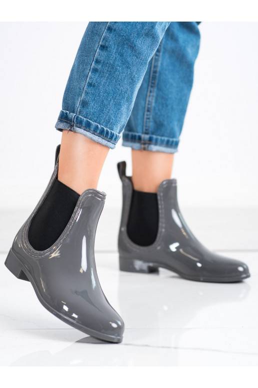 with lacquer effect rubber boots Shelovet gray