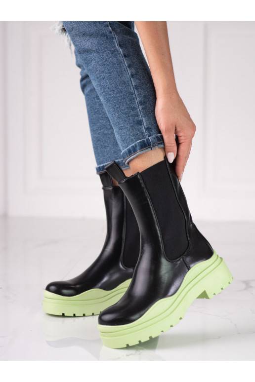  Women's boots on a thick platform Shelovet green
