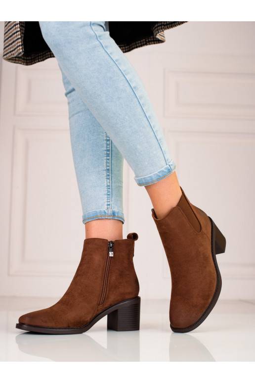 Brown color Women's boots Shelovet on the heel